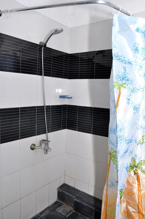 Blumarine Guest House Negombo Room photo